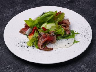 Салат с ростбифом