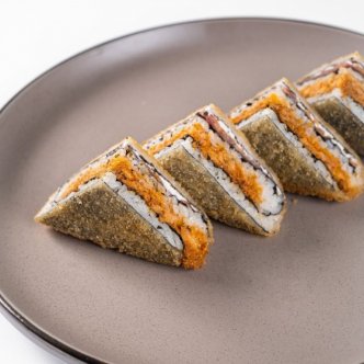 LAB Сэндвич с лососем терияки  240гр