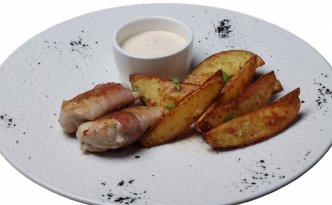 Медальоны c беконом и картофелем Айдахо